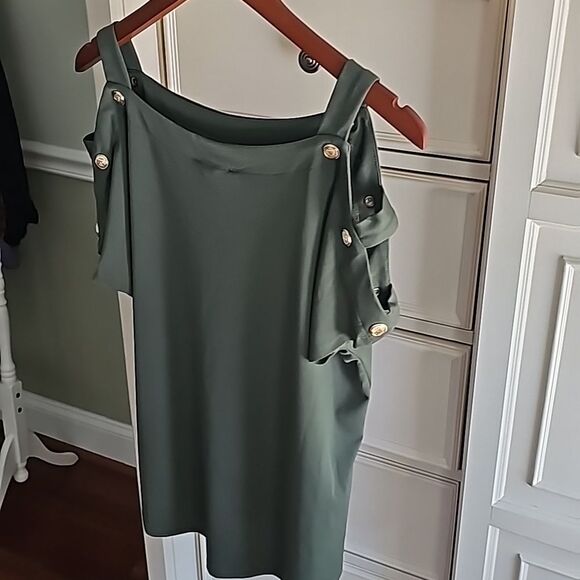 NWT Cable & Gauge Women's Green short sleeve Size M. Dry Oregano. - Picture 6 of 7